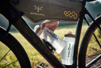 Fidlock TWIST Trinkflasche 590 ml mit Bottle Connector und TWIST Bike Base. Transparent White.
