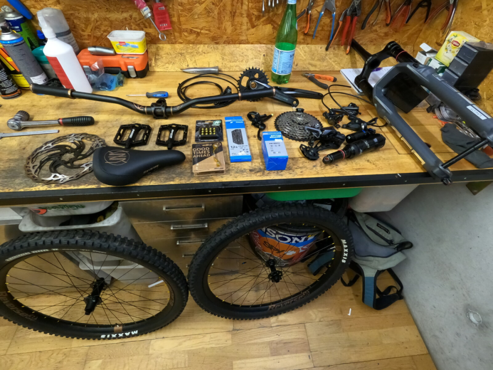 GT Force Carbon Custom
